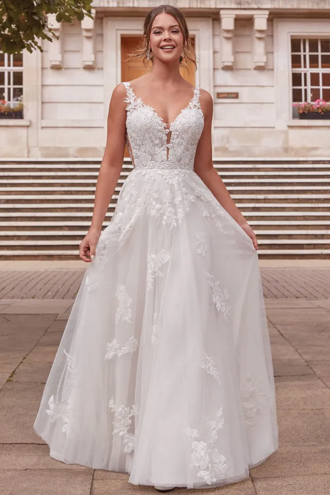 Bild 2 des Brautkleides Adore - #11247 | Marchella