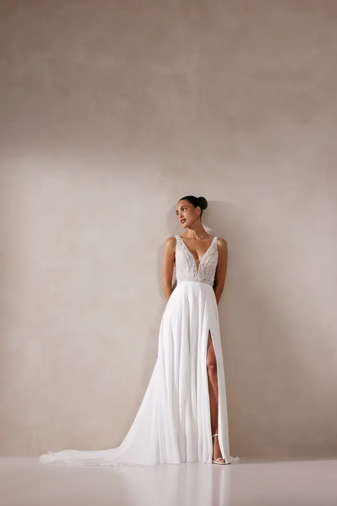 Bild 2 des Brautkleides Adore - #11396 | Solana