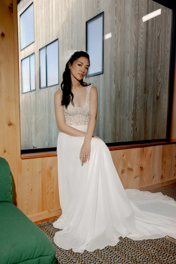 Bild 2 des Brautkleides Adore - #11416 | Meadow