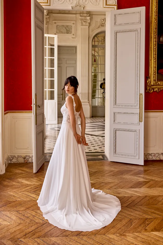 Bild 2 des Brautkleid Adore - #11439 | Patrice