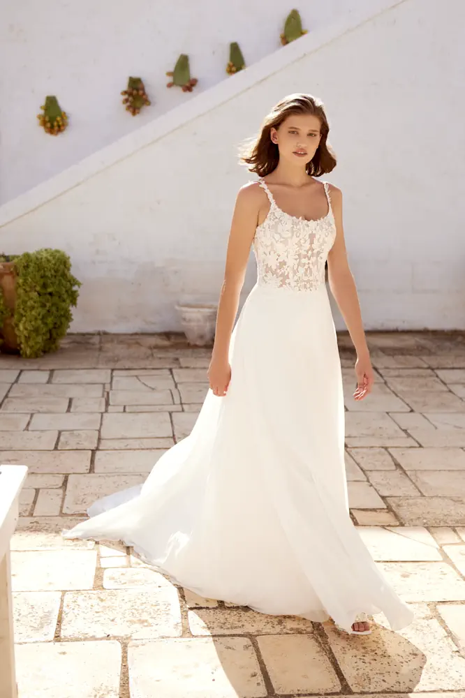 Bild 2 des Brautkleides Lillian West - #66391 (auch mit Ärmeln, wenn gewünscht)