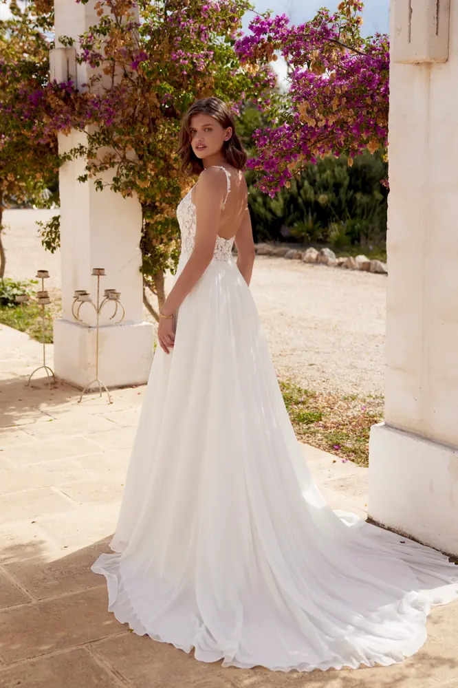 Bild 1 des Brautkleides Lillian West - #66391 (auch mit Ärmeln, wenn gewünscht)