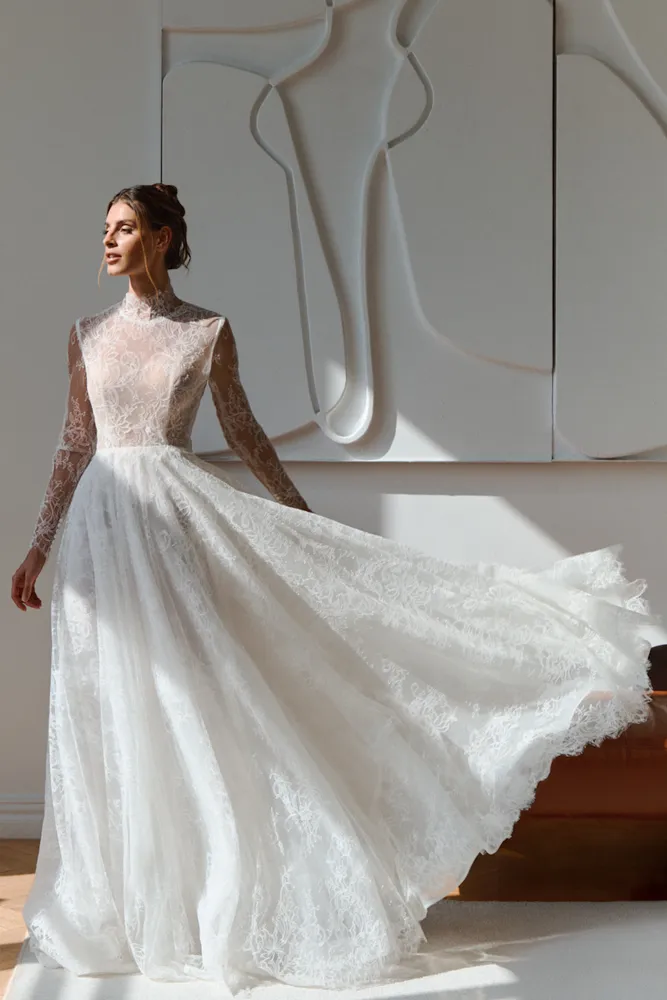 Bild 1 des Brautkleides AMY LOVE - Aire B (auch mitkurzen T-Shirt- Ärmeln erhältlich)