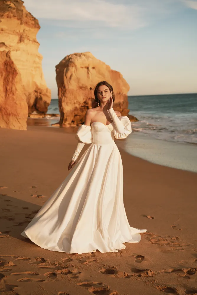 Bild 2 des Brautkleides Melrosé Bridal - Bella 