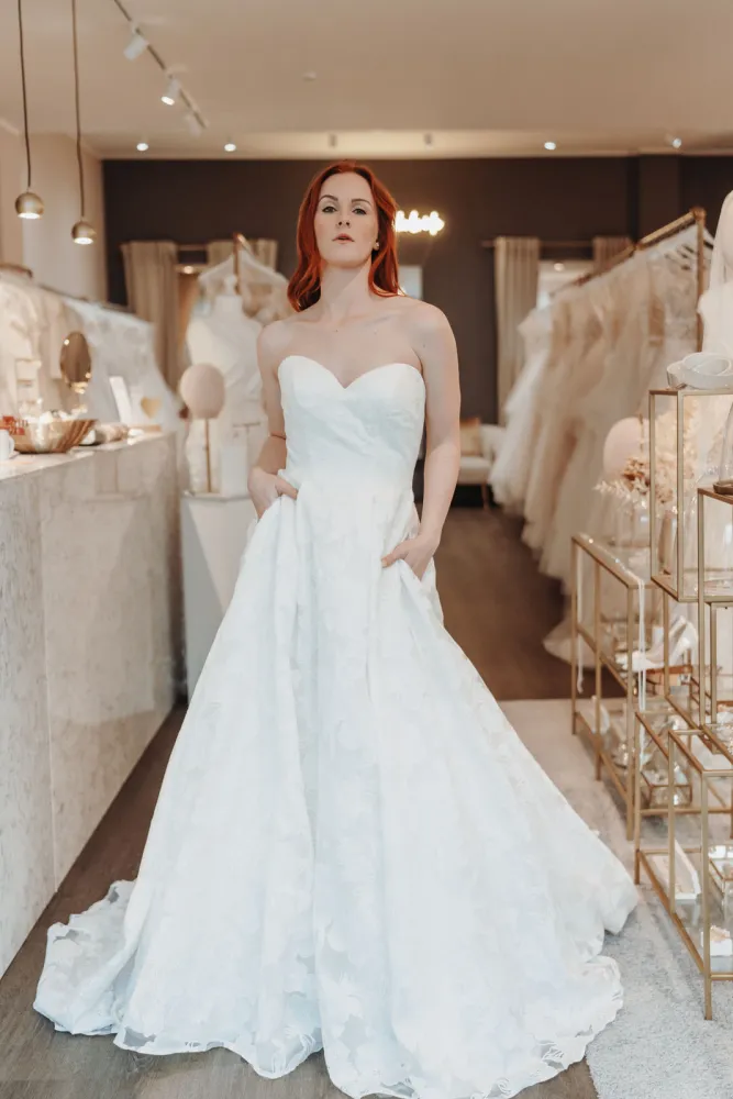 Bild 2 des Brautkleides maleika – bridal couture - Bella