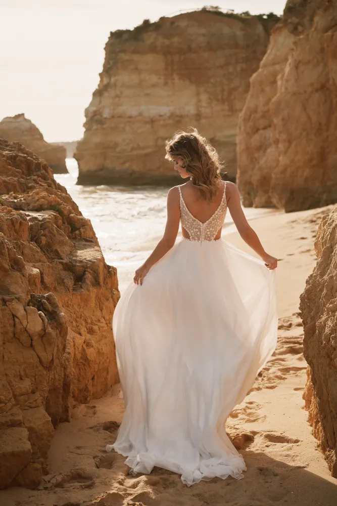 Bild 1 des Brautkleides Melrosé Bridal - Dorit