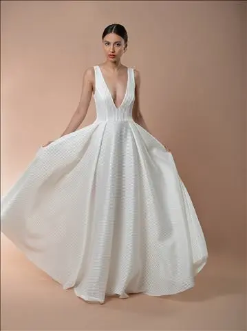 Bild 2 des Brautkleides Michèle Weiten & Oh Cherie - GELI