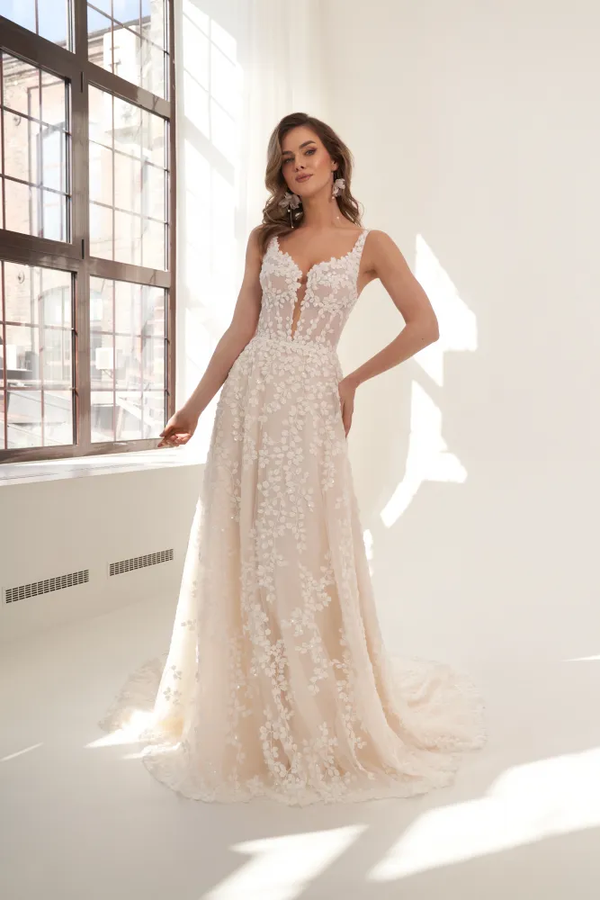 Bild 2 des Brautkleides Melrosé Bridal - Magnolia mit Chiffonrock