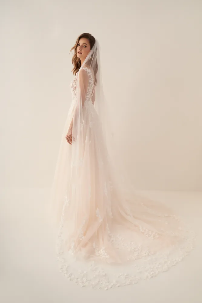 Bild 1 des Brautkleides Melrosé Bridal - Mariah