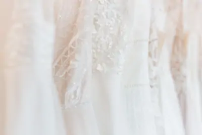 Maleika Braut Boutique Hochzeitskleid nah