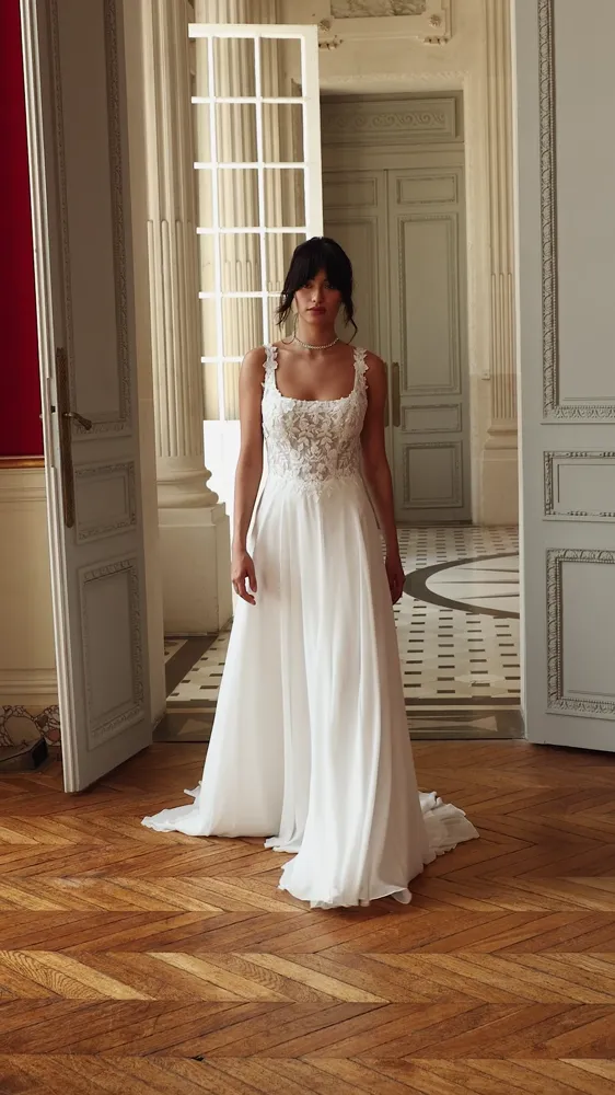 Vorschaubild des Videos zum Brautkleid Adore - #11439 | Patrice