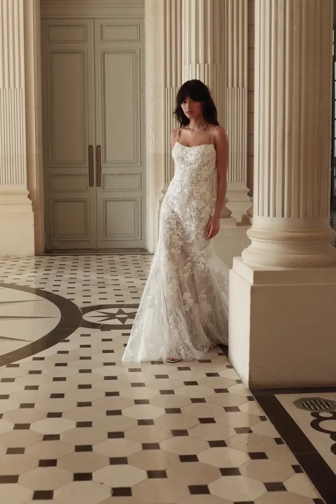 Vorschaubild des Videos zum Brautkleid Adore - #11445 I Adeline