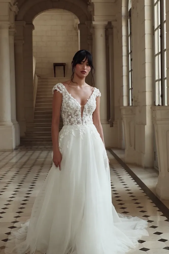Vorschaubild des Videos zum Brautkleid Adore - #11449 | Coco