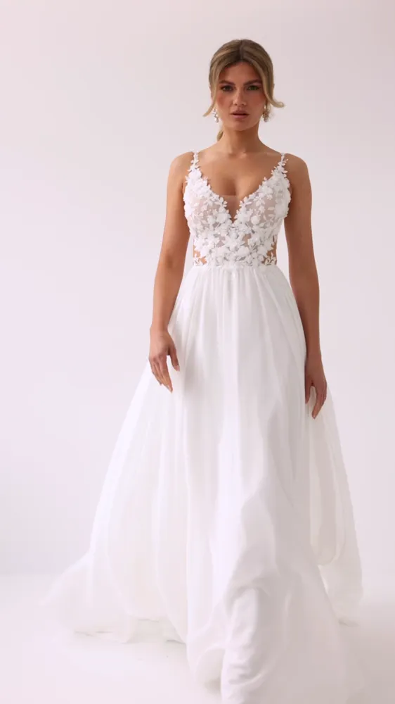 Vorschaubild des Videos zum Brautkleid Melrosé Bridal - Bess