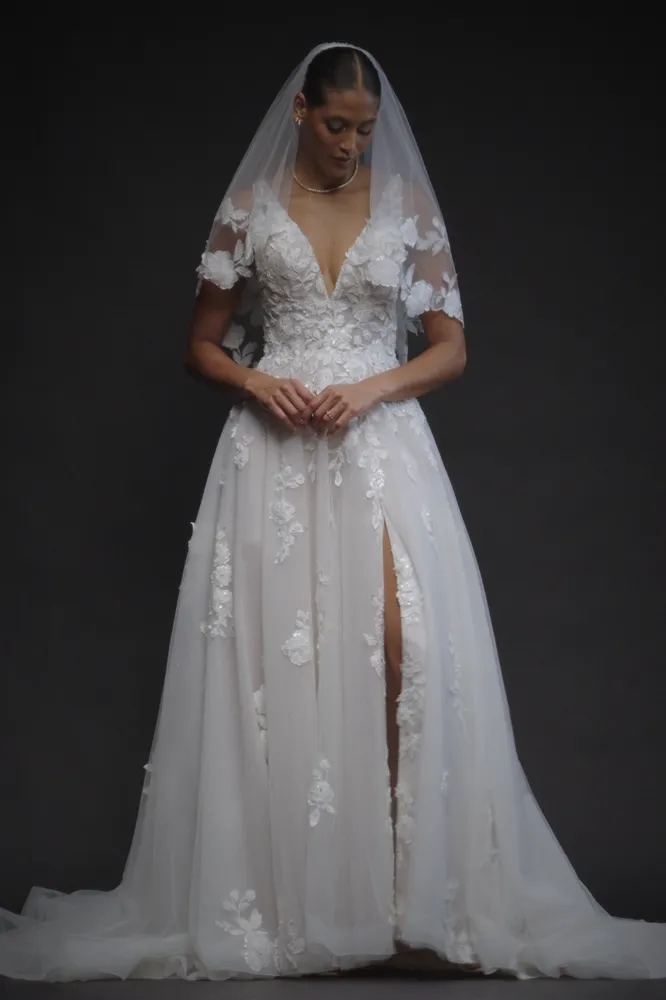 Vorschaubild des Videos zum Brautkleid JUSTIN ALEXANDER SIGNATURE - Hesper